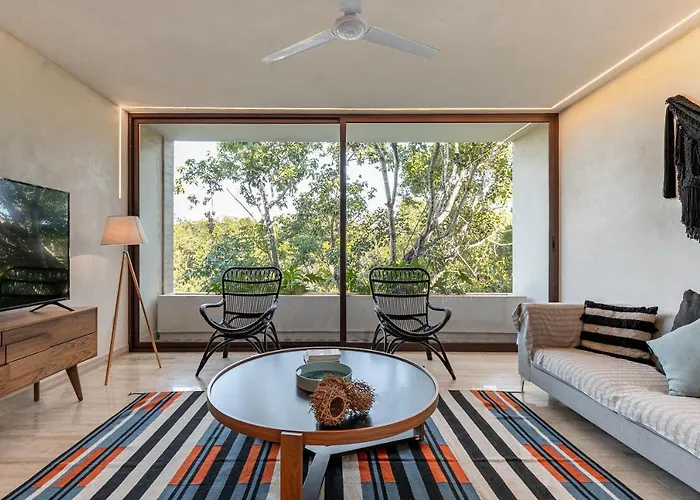 Apartment 308-303 Beautiful With 3 Bedrooms *
