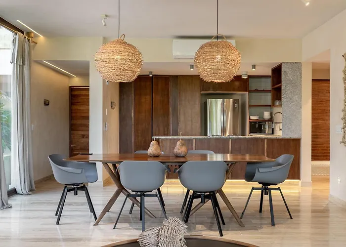 Apartment 308-303 Beautiful With 3 Bedrooms *